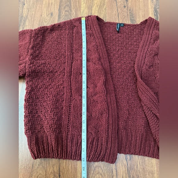 moon & madison Burgundy (or maroon) Cable-Knit Cropped Cardigan. - Picture 10 of 12